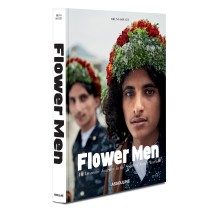 Saudi Arabia: Flower Men